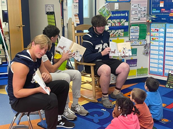 Florence Brasser Elementary (@brasserway) on Twitter photo Shout out to @GatesChiliFB Varsity Football ๐ players Jonathan, Jeremy and TJ who came out to Brasser this afternoon to read to our Kindergarteners. Great role models for our students! Good luck tonight - Go Spartans!! #GCPride <a href="/GatesChiliHS/">Gates Chili HS</a> <a href="/GCSDSpartans/">Gates Chili Athletics</a> Shout out to @GatesChiliFB Varsity Football ๐ players Jonathan, Jeremy and TJ who came out to Brasser this afternoon to read to our Kindergarteners. Great role models for our students! Good luck tonight - Go Spartans!! #GCPride <a href="/GatesChiliHS/">Gates Chili HS</a> <a href="/GCSDSpartans/">Gates Chili Athletics</a>