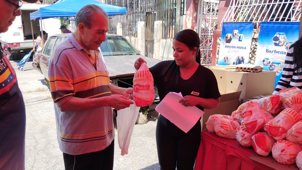 Cuspal_CA's tweet photo. #Hoy | Cuspal atendió a familias de la parroquia La Pastora con Plan de Proteínas
#PlanProteina #Cuspal #CLAP #CeroChantaje https://t.co/9MY37HdtUy