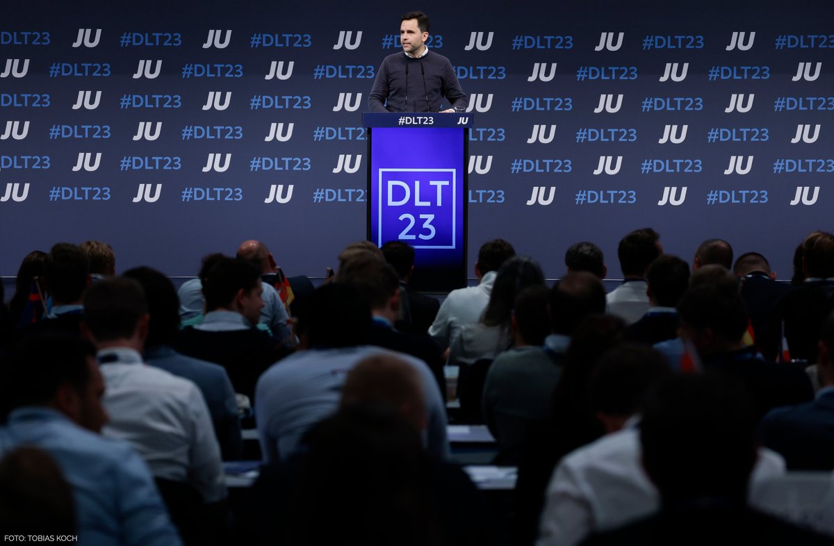 „Entweder die demokratischen Parteien beenden die unkontrollierte #Migration oder die unkontrollierte Migration beendet die demokratischen Parteien.“ –<a href="/johwinkel/">Johannes Winkel</a> #dlt23