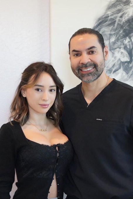 4 pic. Hello guys, I am happy to announce that the auction for Breast Cancer Awareness Month is live<a href="/tag/newprofilepic"class="tags"><span>#newprofilepic</span></a>