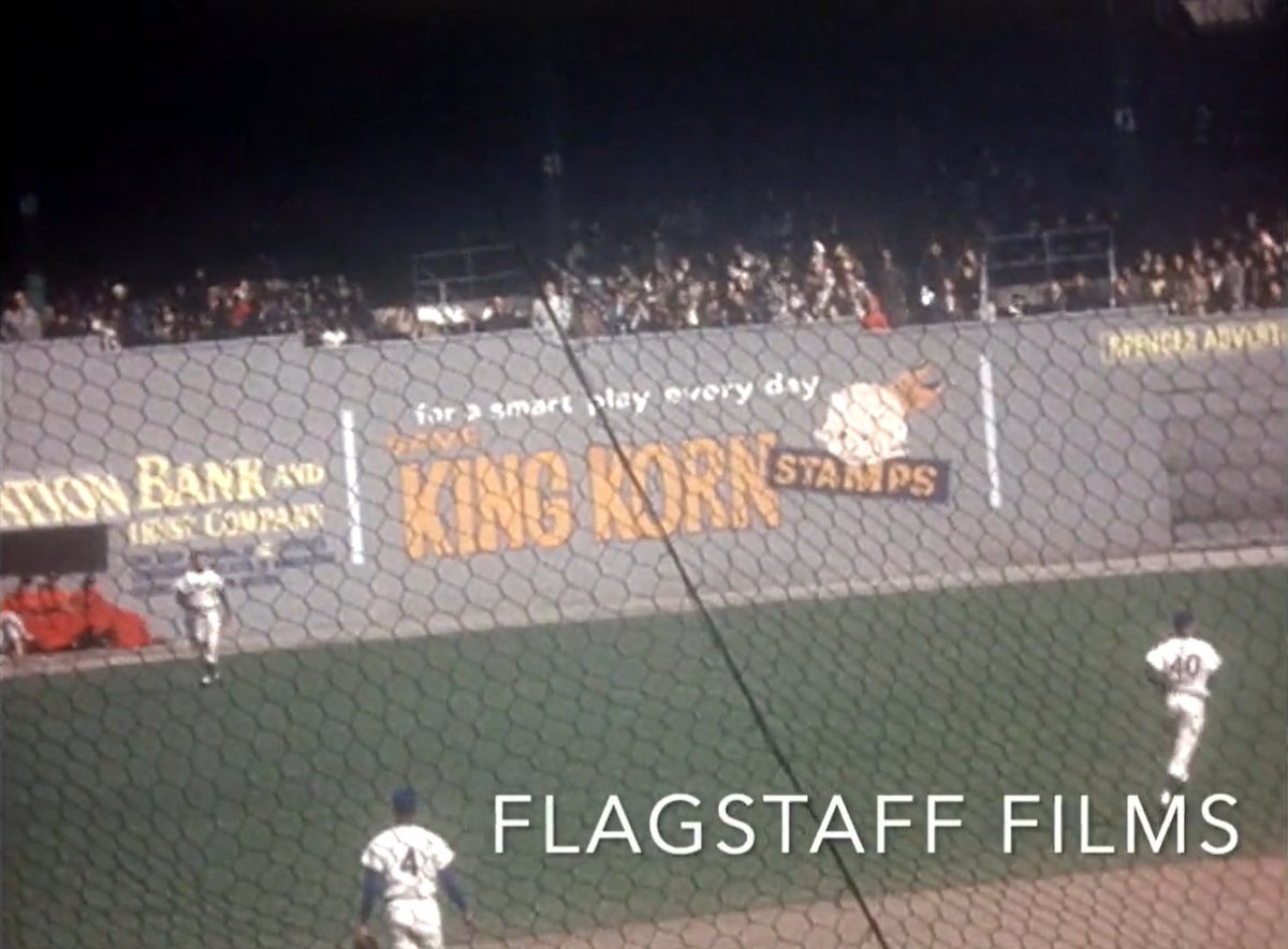 UTZAAKE's tweet image. Anyone else notice King Korn trading stamps advertisement to right of visiting team's bullpen in left field? Here's a Hot Rod Kanehl story about those stamps from a #SteveRushin article about 1962 #Mets in 5/25/1992 #SInow. #Cardinals #flagstafffilms 

Chicken wire?