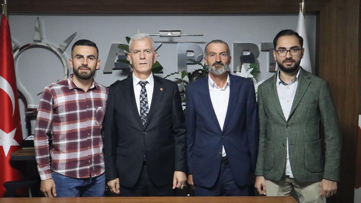AkGenclikKmlps's tweet photo. Gümüşhaneliler dernek başkanı İbrahim AKSOY, Gençlik Kolları Başkanı Hakan Zorlu ve yönetimini ilçe başkanlığımızda misafir ettik. https://t.co/ACA4btD5qp