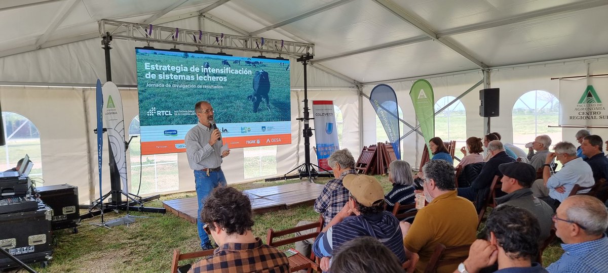 JuanDellapiazza's tweet photo. Jornada de divulgación de resultados sobre la estrategia de intensificación de sistemas lecheros. Muy buena concurrencia de productores y técnicos @INALE_UY @Conaprole @INIA_UY @latitud_uy. https://t.co/wINDp09B8f