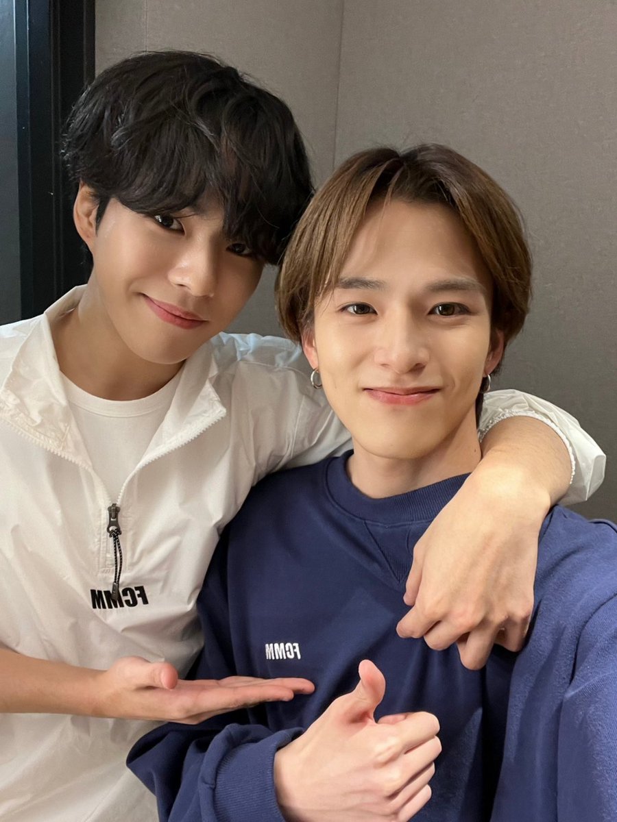 TRSRVERSE_'s tweet photo. [231020] 🦁트레저 윤재혁🌟위버스

"FCMM☺️🩵🩵🩵🩵🩵"

トレジャーユン・ジェヒョク
TREASURE YOON JAEHYUK
@treasuremembers https://t.co/UJFHUGsbOU