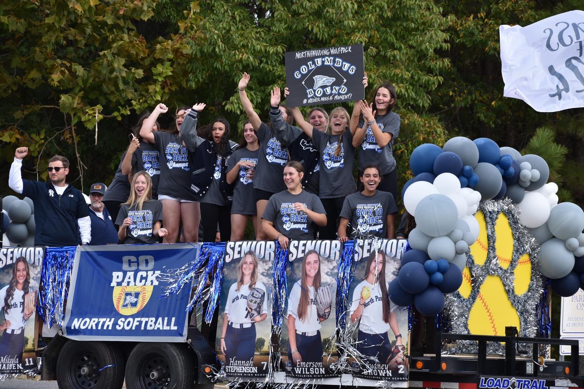 NPHSsoftball's tweet photo. The North Paulding community is unmatched! Our team had the best time at the homecoming parade yesterday #NeverMissAMoment https://t.co/RRPlswKFDF