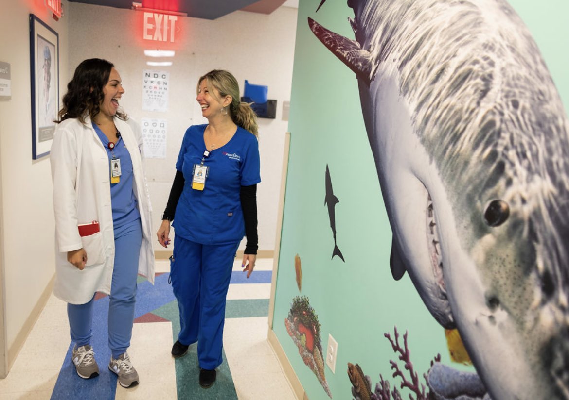 Our wonderful @MontefiorePeds staff at the Montefiore Medical Group (@MontefioreMMG) Comprehensive Family Care Center. @EinsteinMed @SuzettePediMD @ParekhJillian @LaurenTRothMD @i_jsmiles @RFK_Center @ChildNeuroMonte @BronxDocs @MarcosACrespo1