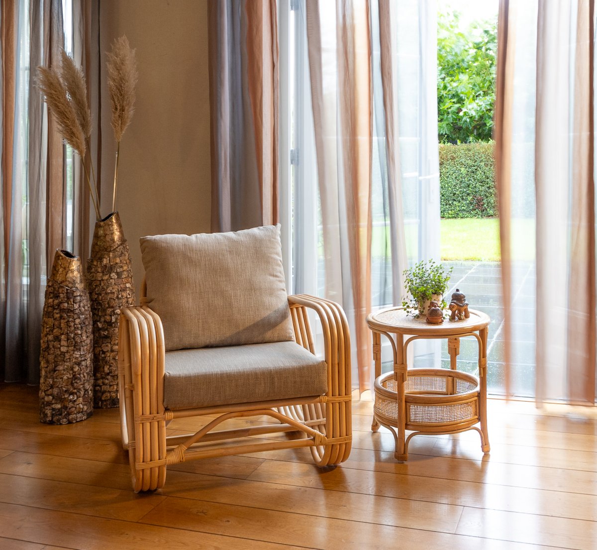 rietenrotan's tweet image. Sfeervol wonen? Denk eens aan deze manou rotan fauteuil. Overal mee te combineren en zeg nou zelf het is toch super gezellig. Ook nieuwsgierig naar deze rotan meubelen kijk dan een op; rietenrotanwinkel.nl #rotan #rotanfauteuil #manou #manoufauteuil
