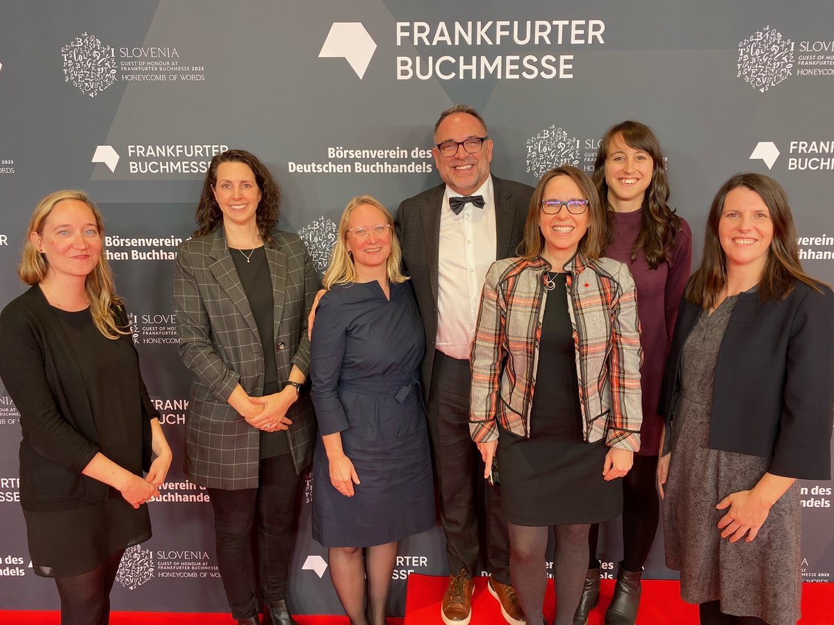 CanEmbGermany's tweet photo. We congratulate Slovenia on shining as #GuestofHonour at the Frankfurt @Book_Fair #fbm23! This past week, #CanLit publishers deepened ties with 🇩🇪 and international counterparts building on the 2020/21 🇨🇦 theme #SingularPlurality! https://t.co/X5VwDvxPPd