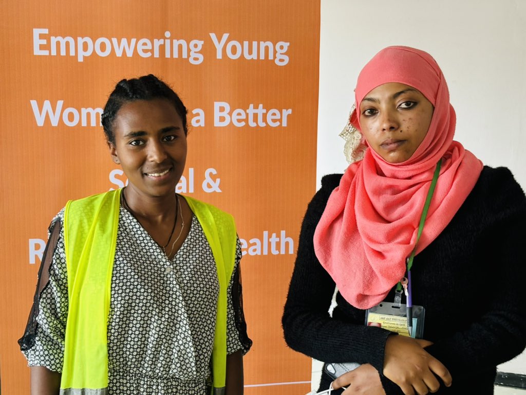 UNFPAEthiopia's tweet photo. A fruitful day at @BoleLemi industrial park discussing ways to ensure the rights &amp; choices of more than 25,000 young employees (85% women).
@UNFPA &amp; @NorwayinAddis 
are partnering with @dsw_intl to raise awareness &amp; increase access to essential &amp; quality reproductive health care. https://t.co/hpuSwHevk7