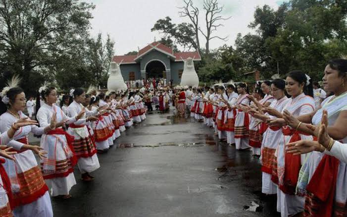 #Meitei priest&amp;priestess are called #Maiba&amp; #Maibi.They are believed to have had a call from God.They play important religious roles,act as medium for communication with the spiritual world,perform various rituals for individuals,theKing&amp;theState.Meiteis believe in GodRealisation