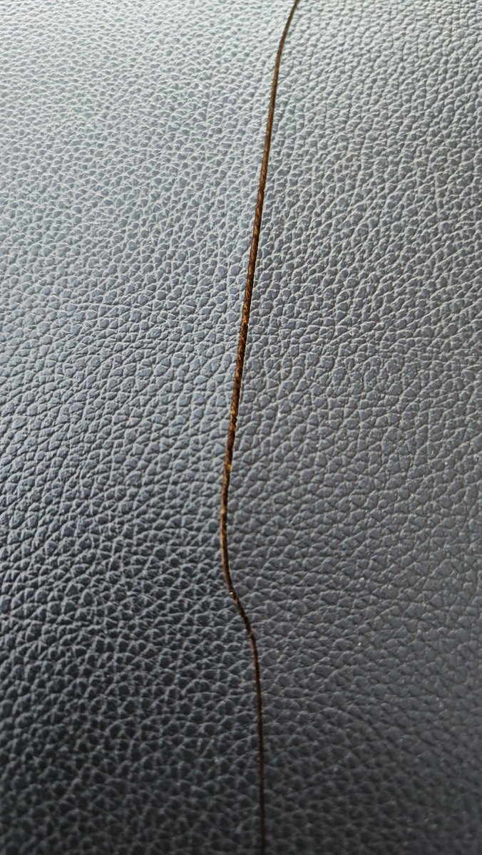 AlaaAlmaghribi's tweet photo. @Kia_Worldwide Actually the material used in Kia Sportage is very low quality, why did some cracks appear in tableau? 
Is it a factory defect or what? https://t.co/zpTbtAJbkY