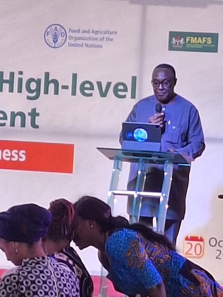 kslopez77's tweet photo. @IITA_CGIAR Director General and @CGIAR Director for Africa, @simeonehui: My vision for Nigeria and Africa is that they are able to feed themselves using innovations from research combined with local knowledge, supported by governments &amp; public policy reforms, financing, markets https://t.co/JfbHSyLTjx
