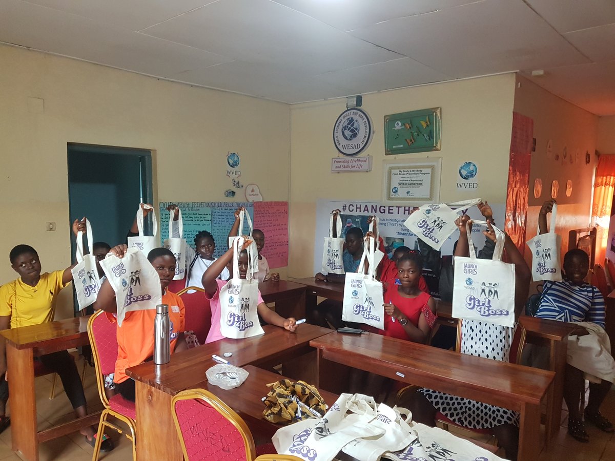Wesad_Cameroon's tweet photo. It was an interesting session with the Girl Boss Club this week. They took time to appreciate @Launchgirls for providing merchandise for their efforts in meeting up expected results.
#launchgirls
#global_glow
#glowclubs
#wesad
#educationcannotwait
#unfpa
#unwomen https://t.co/rMH2acJma5