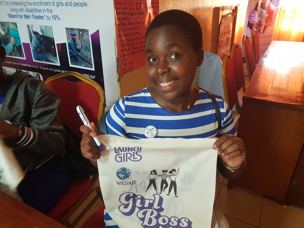 Wesad_Cameroon's tweet photo. It was an interesting session with the Girl Boss Club this week. They took time to appreciate @Launchgirls for providing merchandise for their efforts in meeting up expected results.
#launchgirls
#global_glow
#glowclubs
#wesad
#educationcannotwait
#unfpa
#unwomen https://t.co/rMH2acJma5