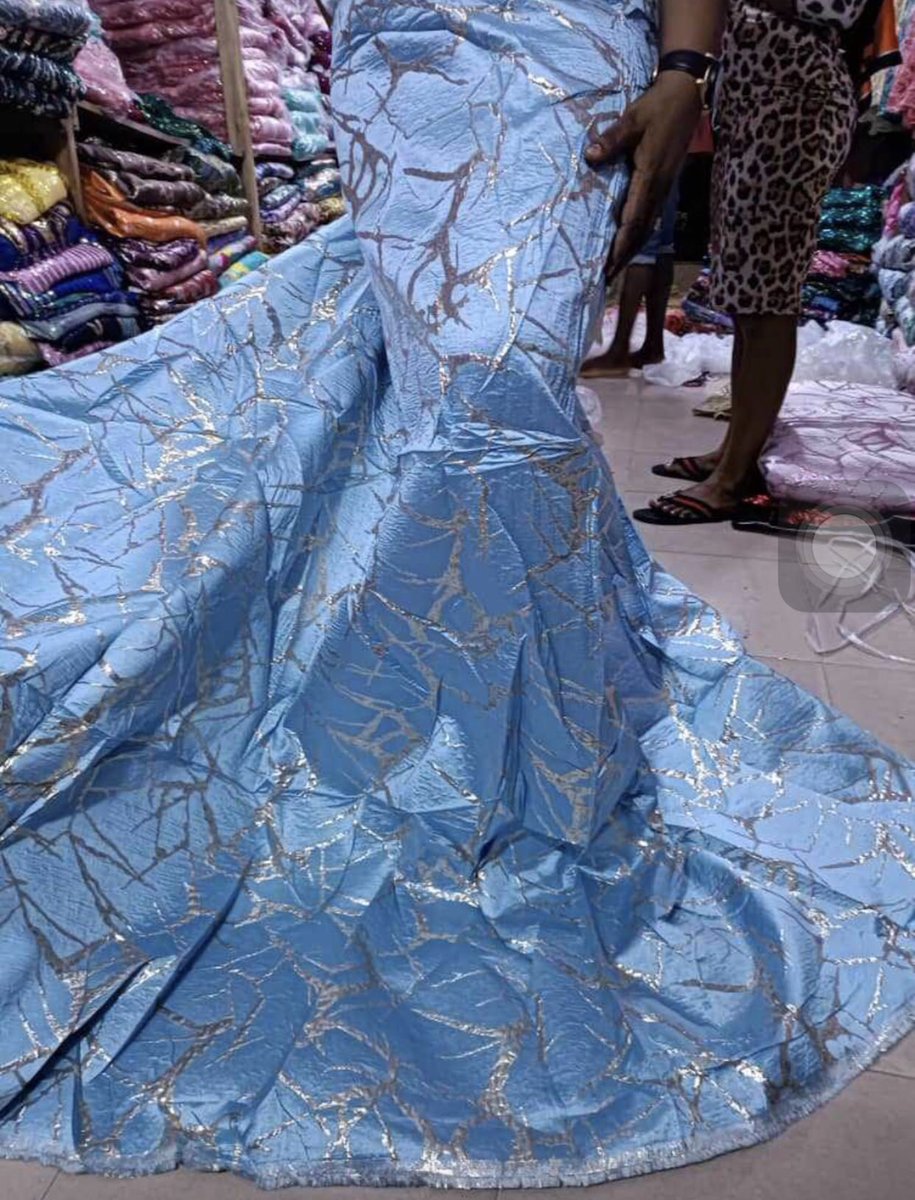 CompanyShamdaz's tweet photo. Price: First and second frame 22k per yard 
3rd&amp;4th frames 9000 per yard
Location:Abuja 
Nationwide delivery 📦 
Thank you 🙏🏽 https://t.co/oC8o1s2Hl6