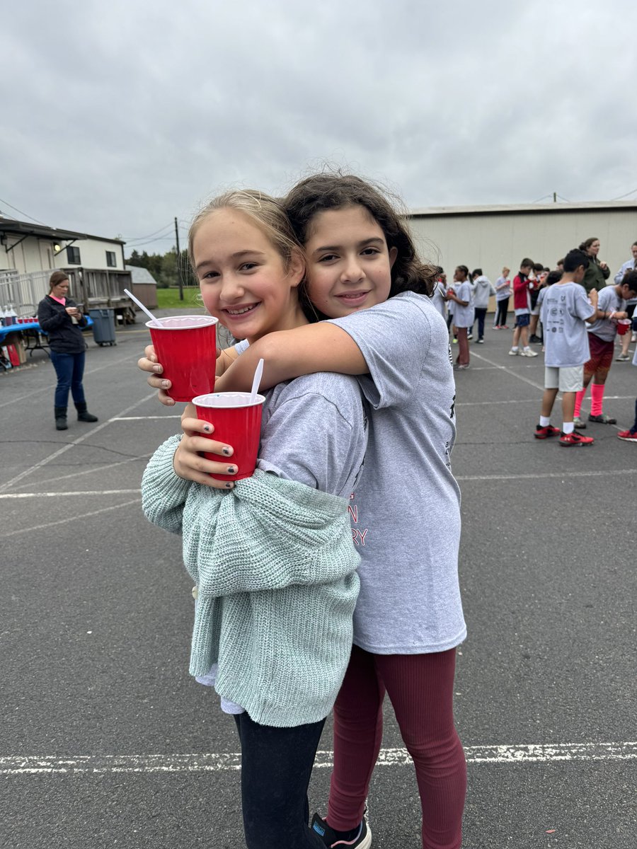 natalie047's tweet photo. Cub Run-A-thon 2023
#cubbies https://t.co/iEKVZN181n