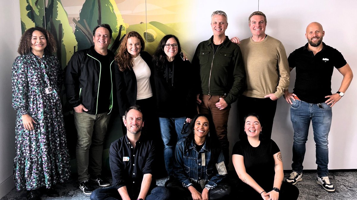 King_Games's tweet image. This week, Kingsters gave Xbox's leadership team a sweet welcome to the Kingdom as they visited the Stockholm and London offices for the first leg of their Activision Blizzard King tour.

With King's mission of Making the World Playful aligned with Xbox's aim of bringing the joy…