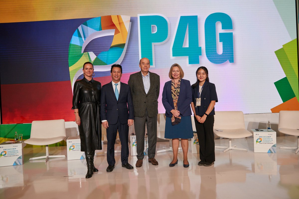 P4Gpartnerships's tweet photo. The #P4GSummit Communique is here! A huge thanks to the Government of Colombia, @Bogota & @ANDI_Colombia for organizing an impactful event with tangible solutions to accelerate climate finance to local enterprises and advance a just transition. Learn more: https://t.co/DfHLSTFaXD https://t.co/hnk7Wf63NN