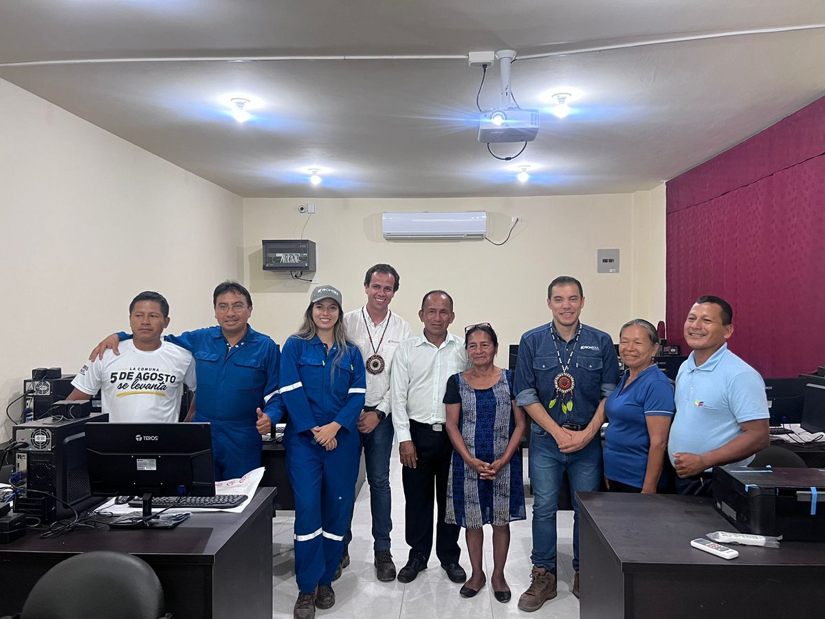 FronteraEnergy's tweet photo. Contribuimos con el mejoramiento de la infraestructura y la dotación para un laboratorio de cómputo en la unidad educativa Ricardo Cerda Tapy, en la comuna Kichwa Atari en el área de influencia de nuestro bloque Perico en #Ecuador, beneficiando a 290 niños y jóvenes https://t.co/MQ8Qsd8ewN