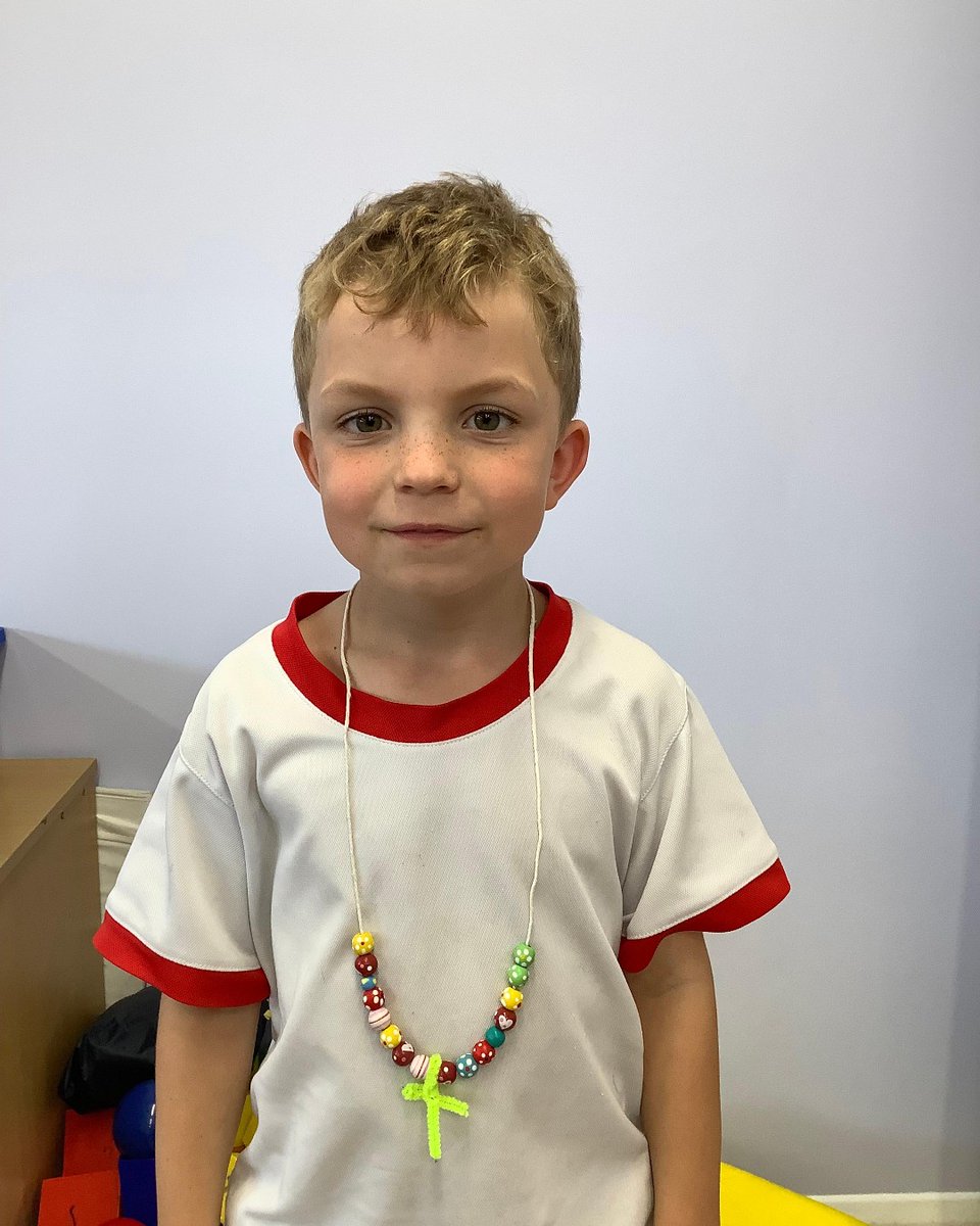 SJBWindsor's tweet image. Paying homage to our faith during the month of The Holy Rosary, children in Year 2 have are crafting their own special rosary beads using beads and pipe cleaners. 🙏🏼 

#stjohnsbeaumont #sjbwindsor #jesuitvalues #RosaryBeads #CatholicFaith