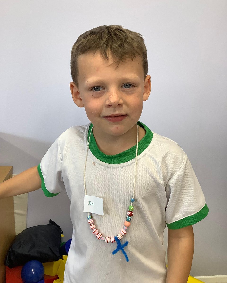 SJBWindsor's tweet image. Paying homage to our faith during the month of The Holy Rosary, children in Year 2 have are crafting their own special rosary beads using beads and pipe cleaners. 🙏🏼 

#stjohnsbeaumont #sjbwindsor #jesuitvalues #RosaryBeads #CatholicFaith