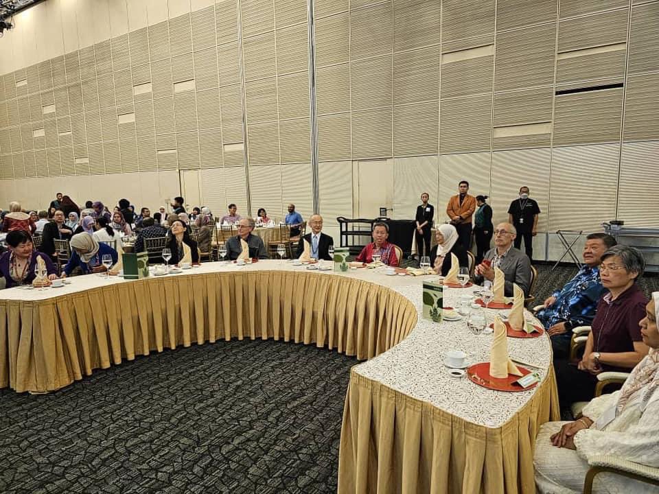 simkuihian's tweet photo. The 12th Congress of the Asian-Pacific Society Of Thrombosis and Heamostasis (#APSTH) Dinner
Sarawak is honoured & privileged to host the #APSTH, first time ever hosted in Malaysia. Warmest welcome to ~700 delegates (85% outside Sarawak) OooOHa❗️ https://t.co/IDQWJXnYQn