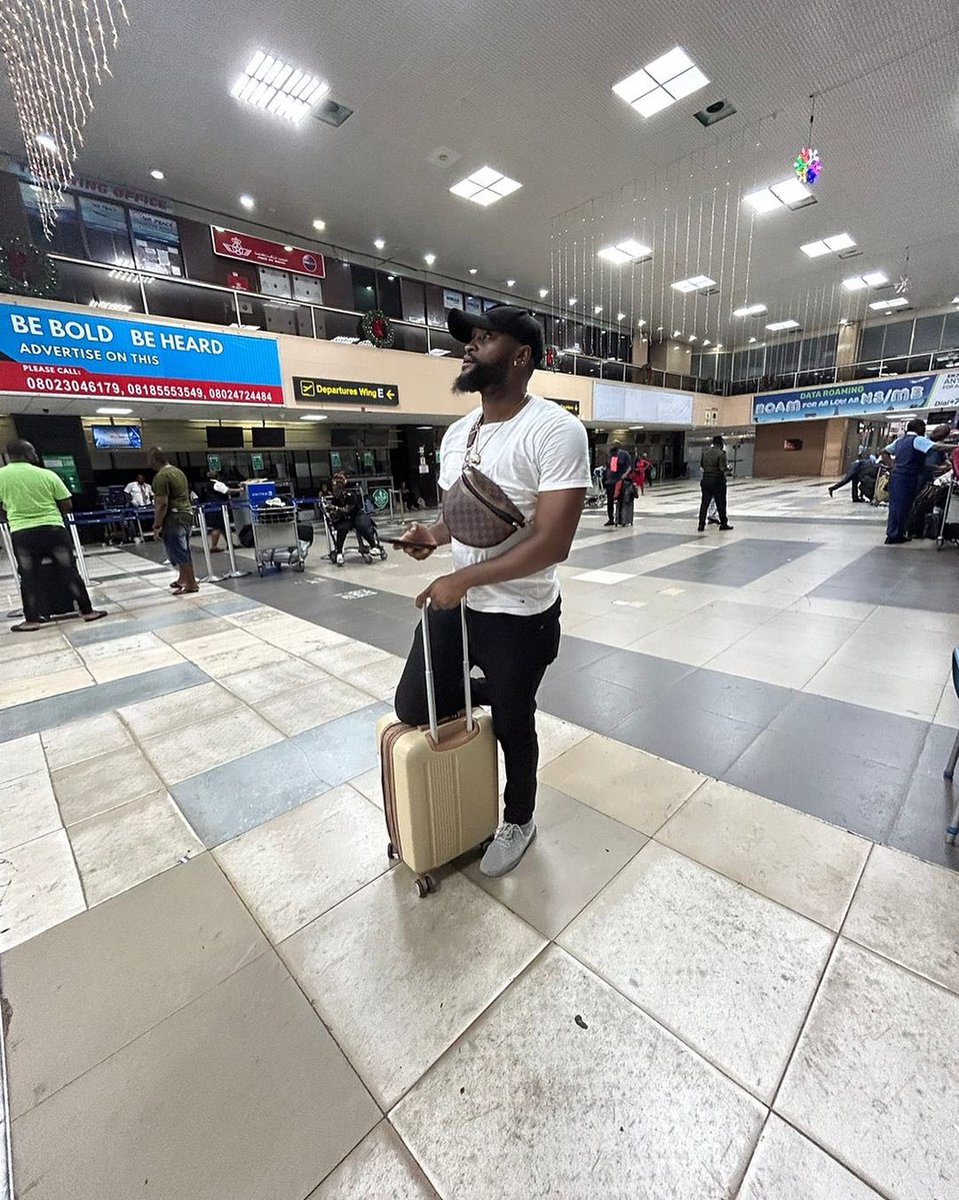 grandmamipikin's tweet photo. Take only MEMORIES ,leave only FOOTPRINTS ……

We are COMING …….

🚨Feel Free to zoom for clues. 

#grandmamipikin👵🏿👶🏿 
SEXIEST MAN ALIVE OR DEAD.

#vacation #work #movie #beacation #family #love #actor #actorslife #phyna #davido #verydarkblackman #myg #kissdaniel https://t.co/tPpFqe3G11