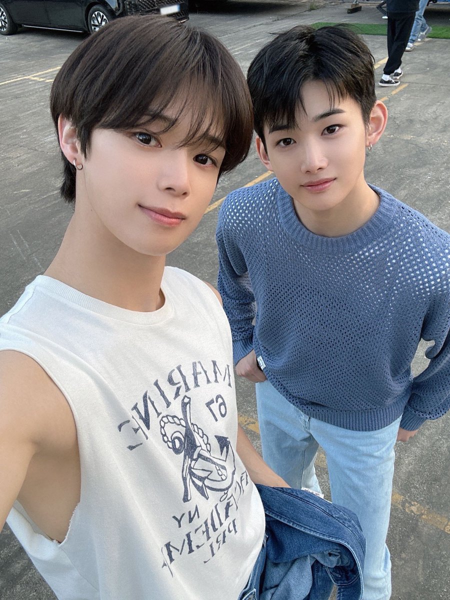 andTEAM_members's tweet image. happy birthday〜！
Kくんがいつも笑わせてくれて、悩みを聞いてくれてありがとうございます！落ち込んでる時でも、Kくんが笑わせたり、声をかけてることでいつも元気が出てます❗今年は前よりもっと最高の舞台を一緒に作りましょー‼️🔥
#andTEAM #JO
#HAPPY_K_DAY