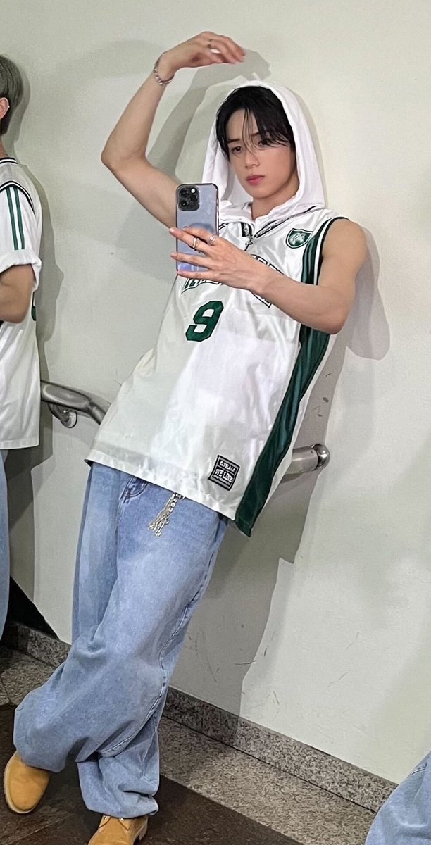 andTEAM_members's tweet image. happy birthday〜！
Kくんがいつも笑わせてくれて、悩みを聞いてくれてありがとうございます！落ち込んでる時でも、Kくんが笑わせたり、声をかけてることでいつも元気が出てます❗今年は前よりもっと最高の舞台を一緒に作りましょー‼️🔥
#andTEAM #JO
#HAPPY_K_DAY