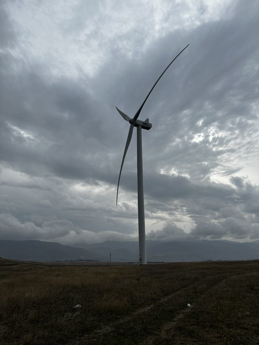 DkDefatBaltic's tweet photo. We also visited a #Georgian windmill farm equipped with 🇩🇰 @Vestas https://t.co/hXnOYKm98d