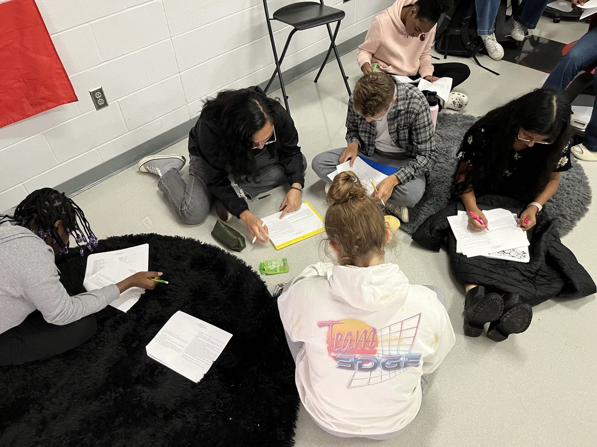 MmeShepard's tweet image. IB and French 4 are celebrating Spooky Season! Today we started reading “Chair de poule: la malédiction de la momie” (you may know it was Goosebumps and the Curse of the Mummy!) It was a student’s suggestion, and a great reminder to give them agency in their own education.