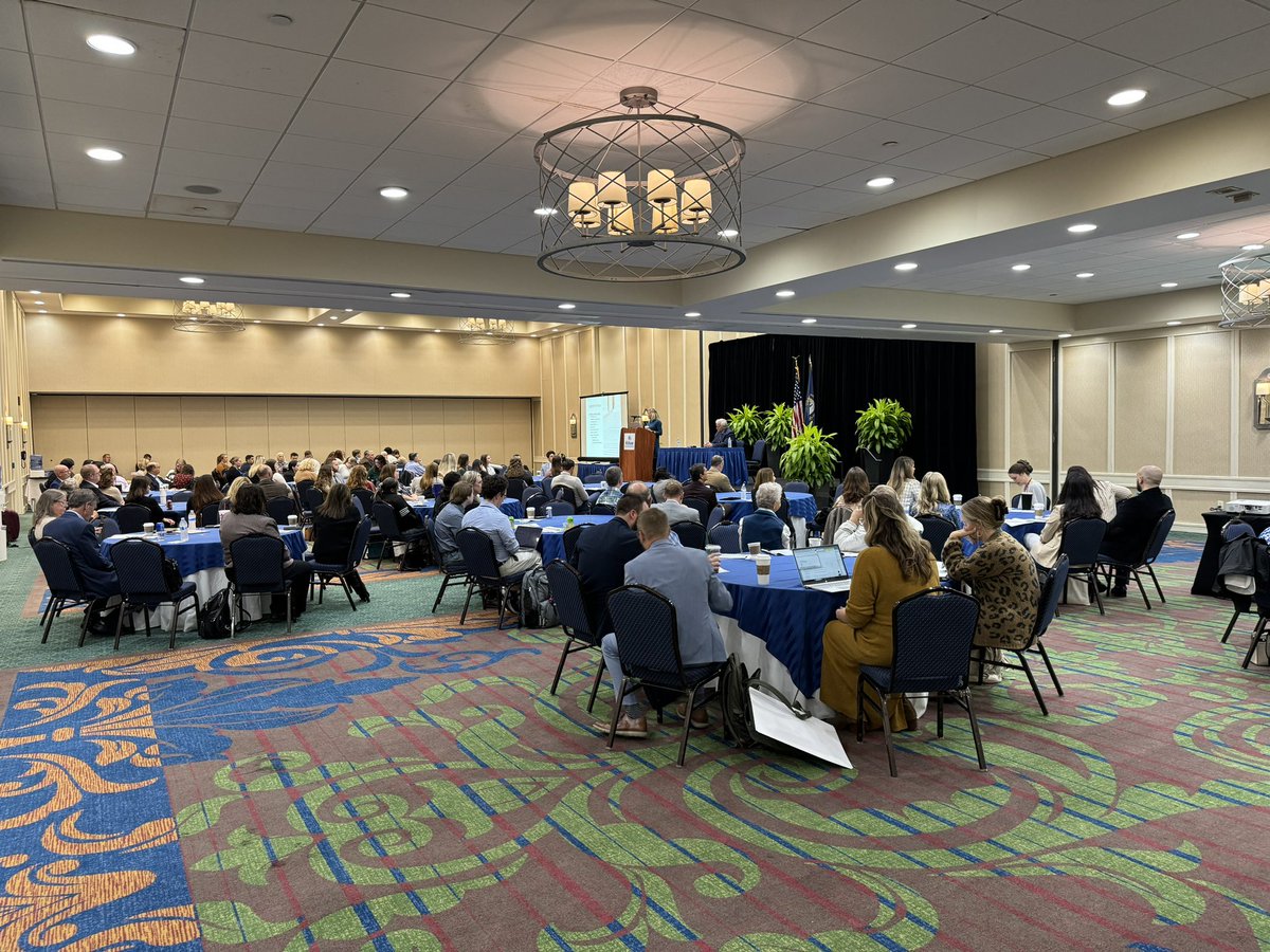 kd_bryan's tweet photo. Great day at @KyPharmAssoc Fall conference where students, legislators, &amp; pharmacists are meeting to discuss the latest issues of pharmacy and how to promote the profession and improve the health of Kentuckians #Pharmacists https://t.co/zeLn1BU0iw
