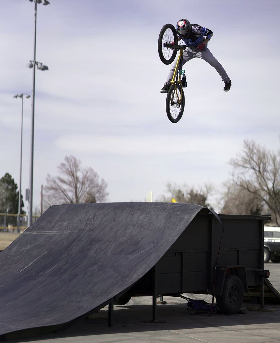 sebikes's tweet photo. How about some boost action with @zachslewis on the #djripper HD!? Oh, and you know he can raise it up, too! 😜 #sebikes #sebikeslife https://t.co/mEXVUpUKoj
