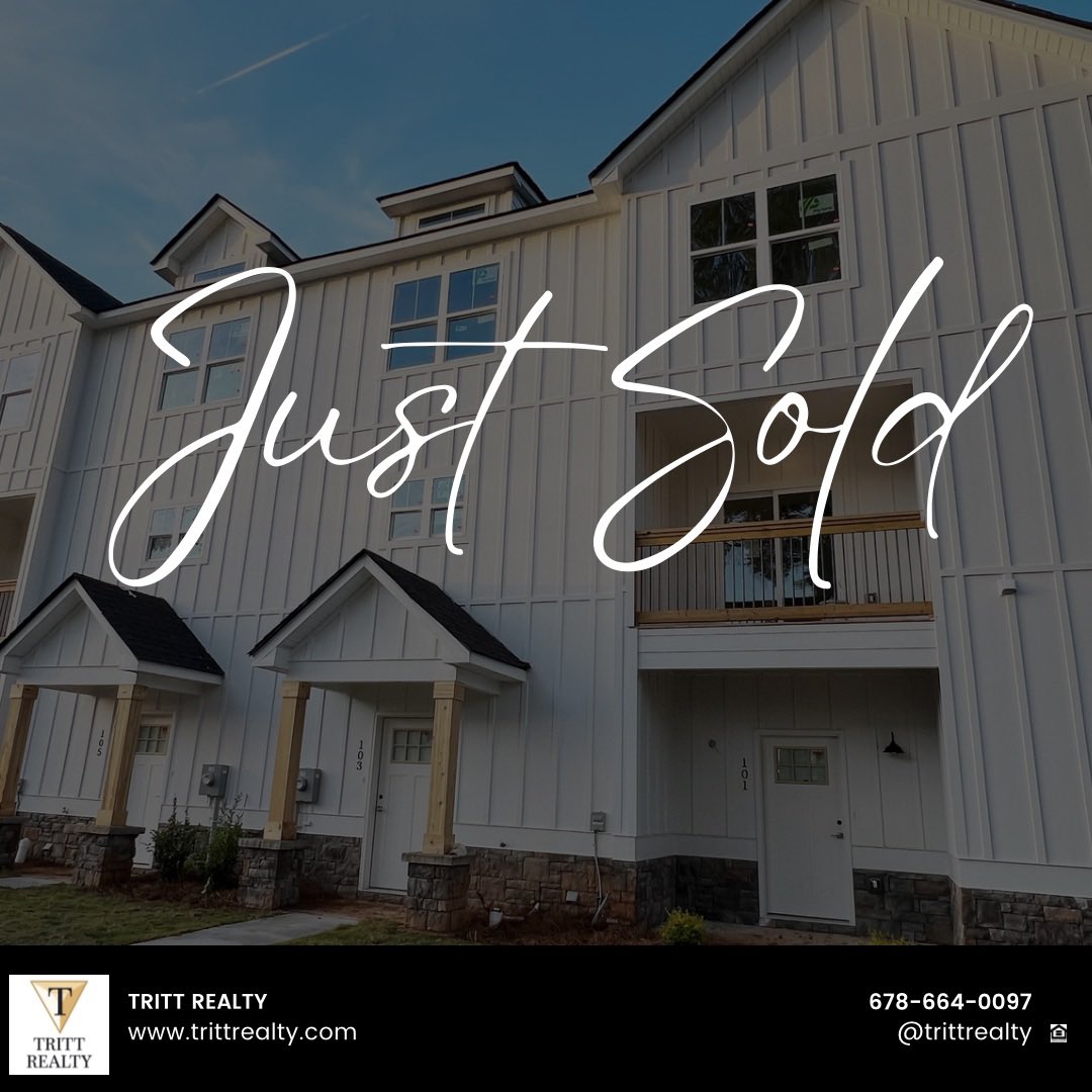 TrittRealty's tweet photo. The final townhome at the Villages at West Chandler sold yesterday for $299,900! We’re so excited for this first time homeowner. We hope she loves it!

#closingdayisthebestday #firsttimehomebuyer #realtor #teamtritt #newconstruction 

https://t.co/lullvSbFeA https://t.co/E3wZgFY2fc