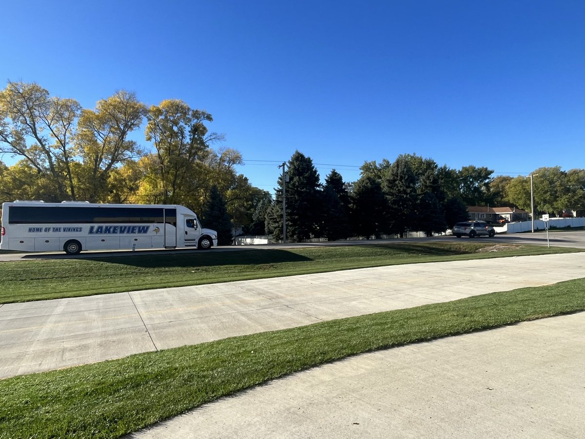 Lakeviewhigh's tweet image. We are off and ready to go! Good luck to our girls XC team as they head to state in Kearney. Go Vikings! Lakeview is with you. #lakeviewvikes