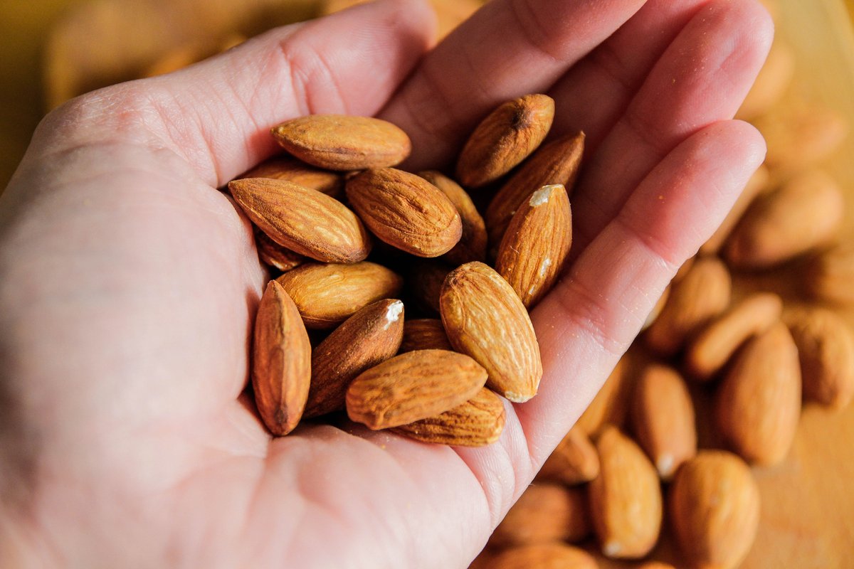 Snacking on unskinned almonds may not hinder weight loss, new research suggests.

Learn more: bit.ly/3rxSbIA