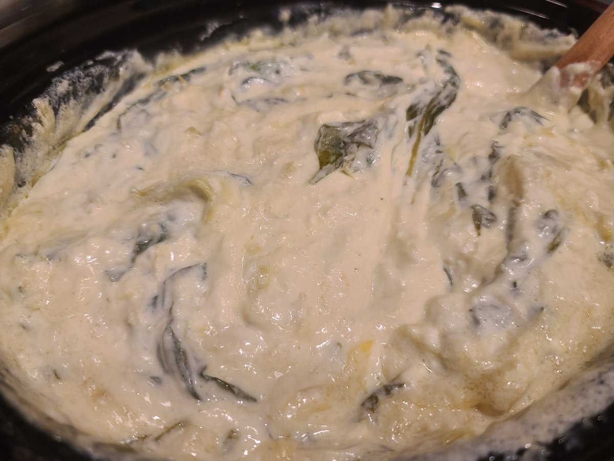 VioletSpringsHC's tweet photo. Having a blast with this 80s dish... Spinach and Artichoke Dip is on the menu for Legacy Cooking Club! #TrilogyLiving #TrilogyThemeWeeks #TrilogyBFF #DancingthroughtheDecades #TrilogyIsElectric https://t.co/xHZw9NmRt2