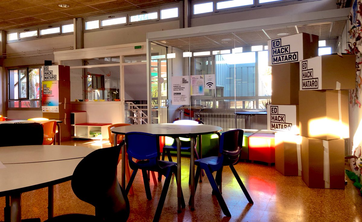 hgardo's tweet photo. Primer #EDhack a una escola! Avui som a #Mataró per entomar 2 grans reptes: 1/ #BenestarDigital 2/ #EconomiaSocial 

#EDhackMataró https://t.co/sovjRKGezZ
