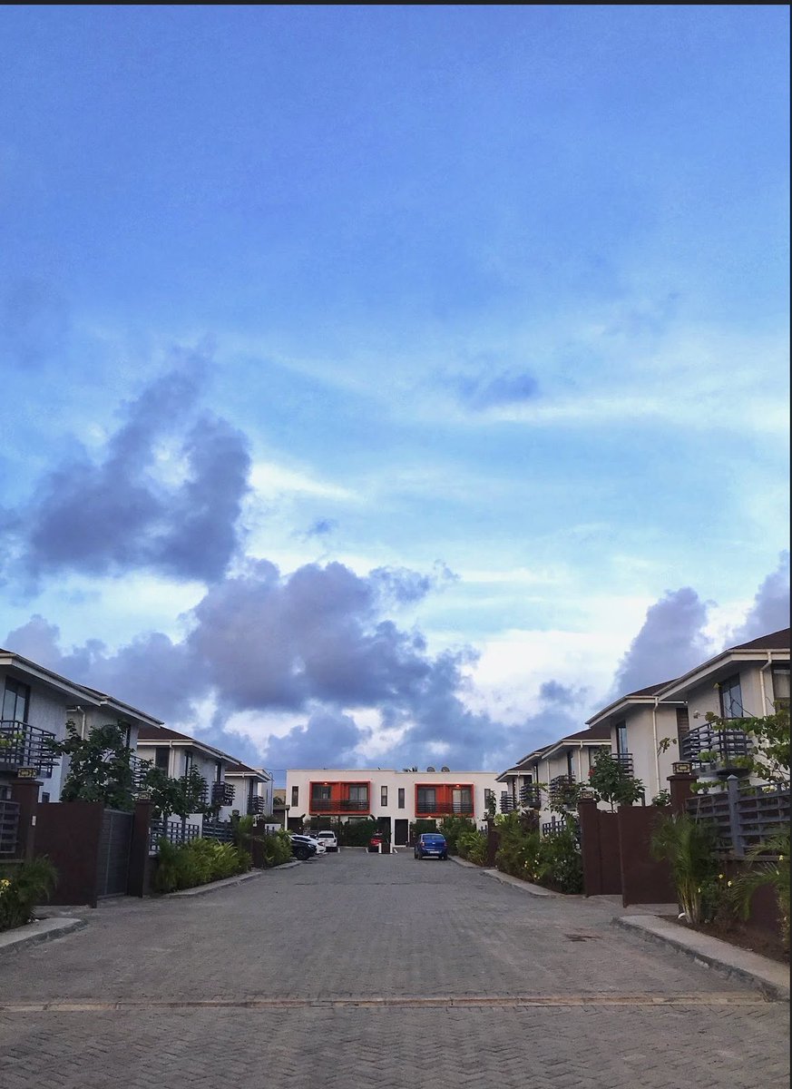 HomesAwaygh's tweet photo. Discover the warmth of HOMESAWAY Looking to explore Ghana from any corner of the world? We've got you covered with our top-notch home and car rental services. Experience affordable and cozy housing and car rentals for a night, a week, or even an entire month. Your adventure in Gh https://t.co/aMPbqQ9wPU