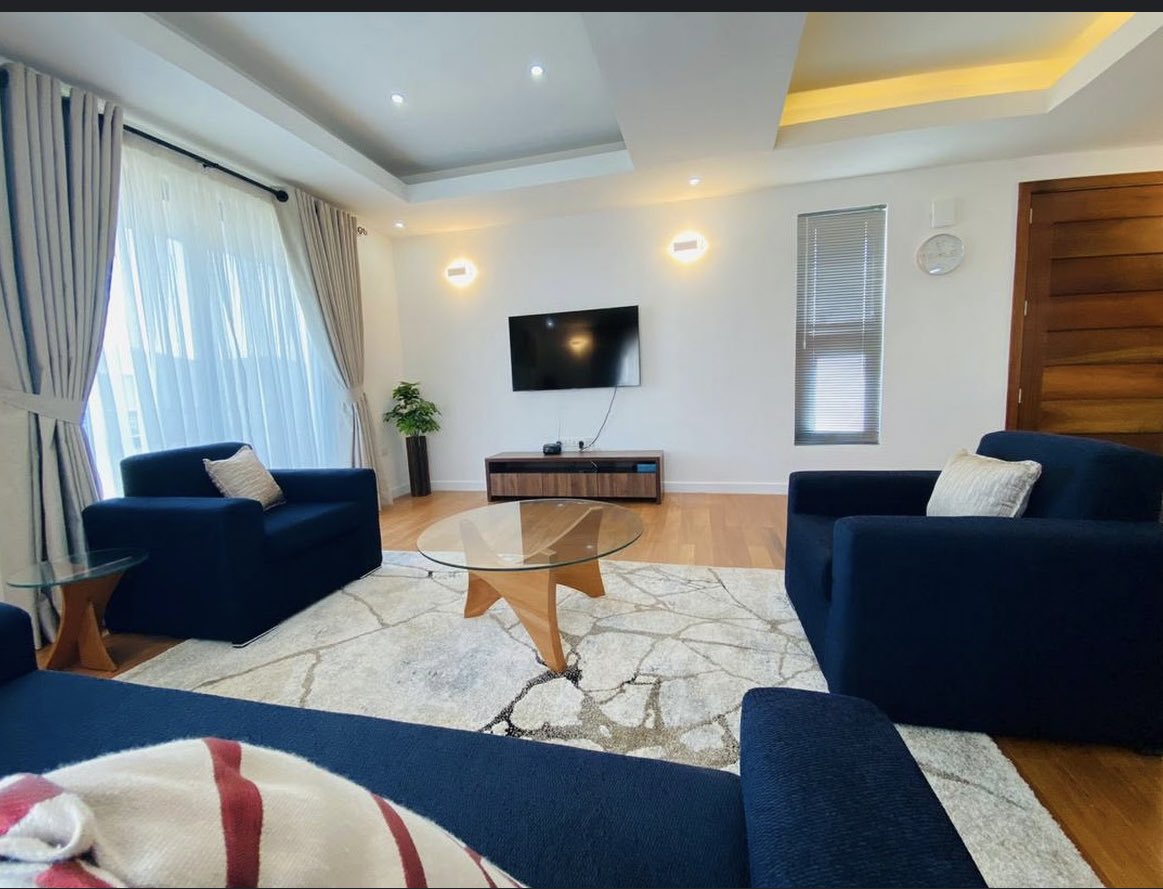 HomesAwaygh's tweet photo. Discover the warmth of HOMESAWAY Looking to explore Ghana from any corner of the world? We've got you covered with our top-notch home and car rental services. Experience affordable and cozy housing and car rentals for a night, a week, or even an entire month. Your adventure in Gh https://t.co/aMPbqQ9wPU