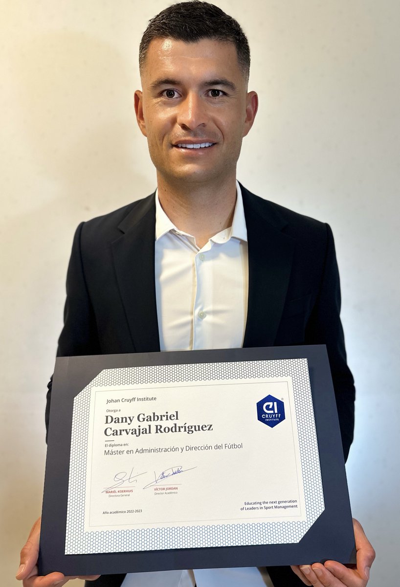 CarvajalDannycr's tweet photo. Muy contento de haber finalizado con éxito mi Máster en Administración y Desarrollo del Fútbol en el @CruyffInstitute https://t.co/TtEoeBZ3qs