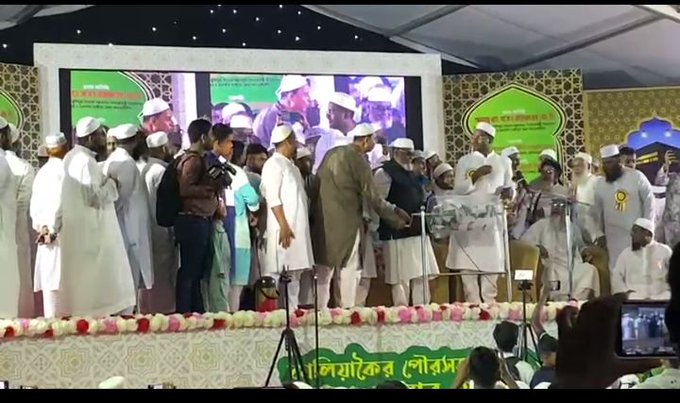 খাত্তাব মোল্লার সৌজন্যে উমরা হজ্বের লটারী ড্র ও ওয়াজ মাহফিল