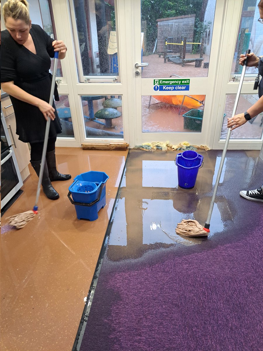 CorvedaleSchool's tweet photo. A few pictures from this morning's flood. https://t.co/MltbknqwAz