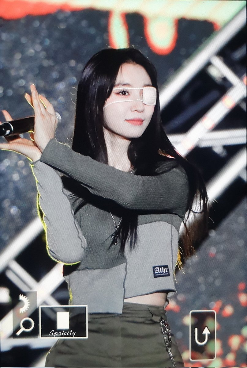 Apricity150421's tweet photo. 231020 광양케이팝 유빈

#오마이걸 #OHMYGIRL 
#유빈 #YUBIN 
@WM_OHMYGIRL https://t.co/itOBFfx9Ak