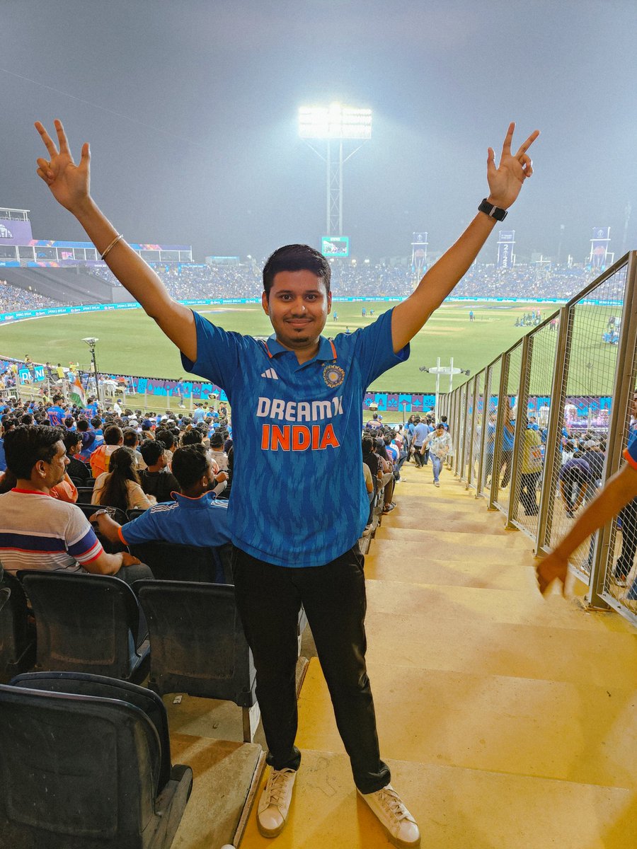 PratikPShingote's tweet photo. What a match the Pune crowd witnessed last night! Virat Kohli scored a magnificent 78th international hundred 💯🏏 (48th ODI). Take a bow King Kohli ! #INDVBAN #CWC23 Thank You @MaharashtraCric @cricketworldcup @PuneriPaltan @MCAStadium https://t.co/5ZsThjlgZH