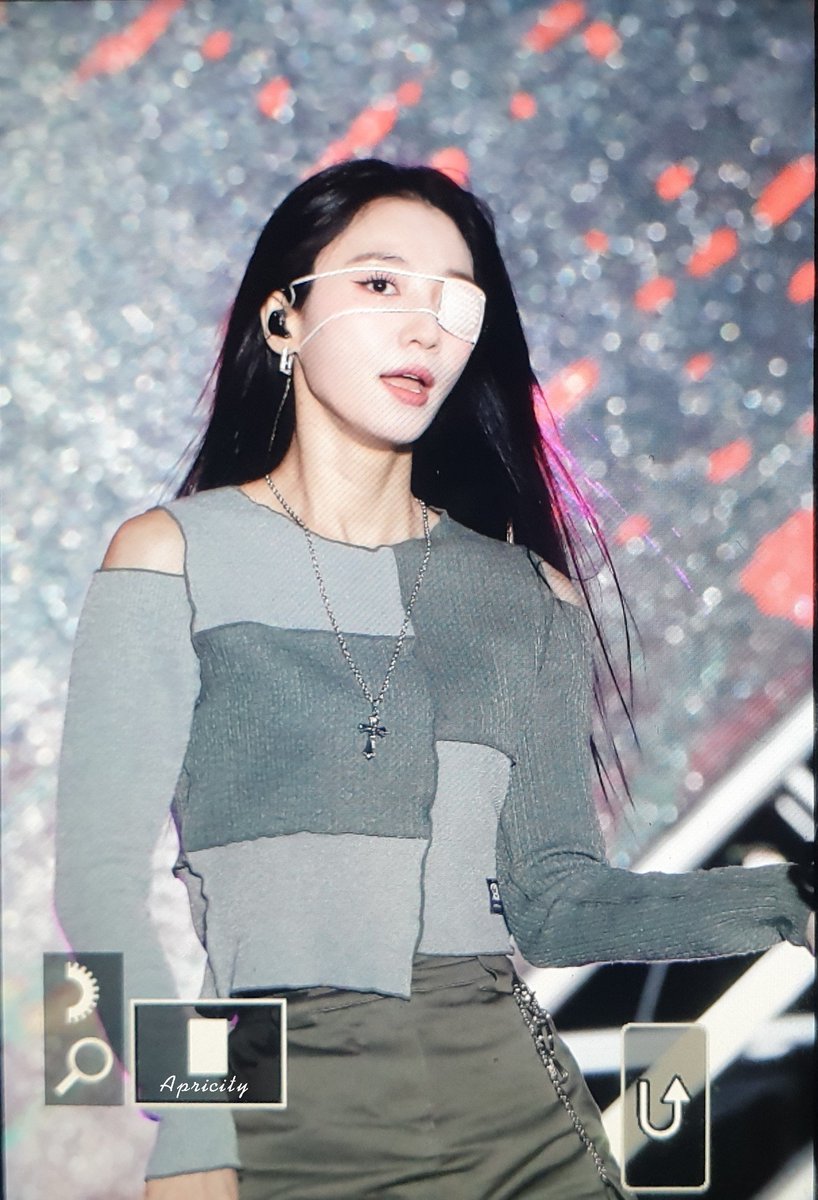 Apricity150421's tweet photo. 231020 광양케이팝 유빈

#오마이걸 #OHMYGIRL 
#유빈 #YUBIN 
@WM_OHMYGIRL https://t.co/itOBFfx9Ak