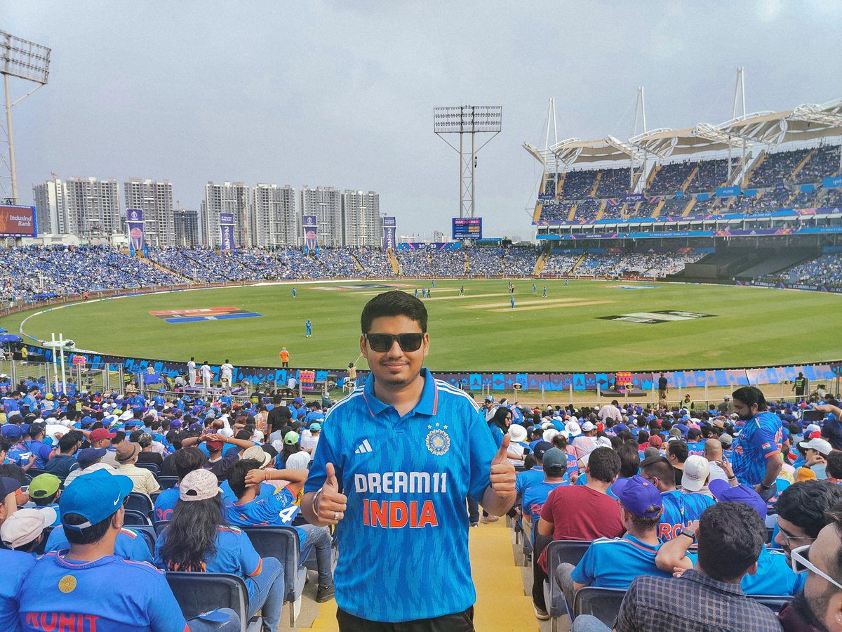 PratikPShingote's tweet photo. What a match the Pune crowd witnessed last night! Virat Kohli scored a magnificent 78th international hundred 💯🏏 (48th ODI). Take a bow King Kohli ! #INDVBAN #CWC23 Thank You @MaharashtraCric @cricketworldcup @PuneriPaltan @MCAStadium https://t.co/5ZsThjlgZH