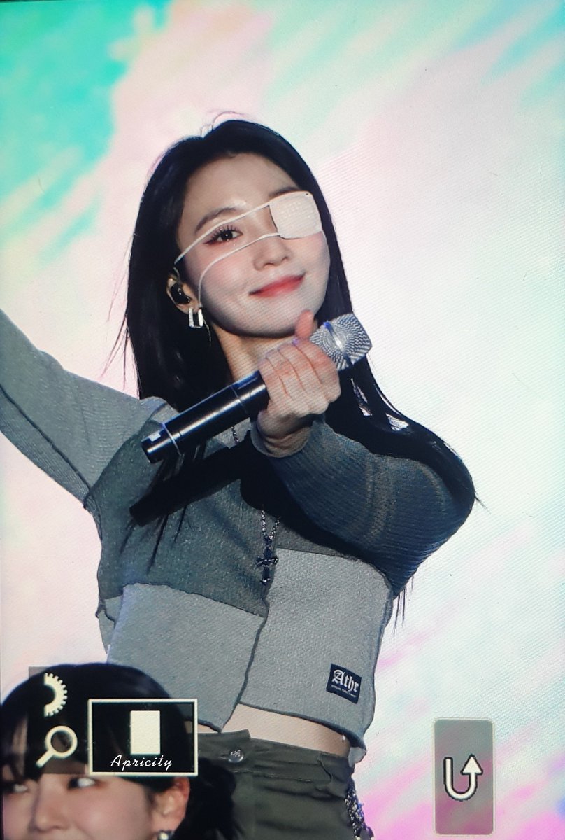 Apricity150421's tweet photo. 231020 광양케이팝 유빈 2

#오마이걸 #OHMYGIRL 
#유빈 #YUBIN 
@WM_OHMYGIRL https://t.co/aKixPUoKjX