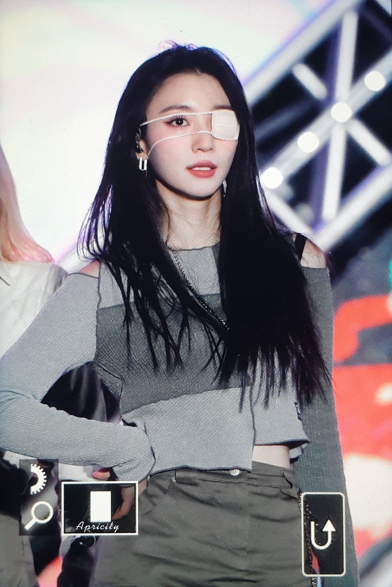 231020 광양케이팝 유빈 2

#오마이걸 #OHMYGIRL 
#유빈 #YUBIN 
<a href="/WM_OHMYGIRL/">오마이걸 (OH MY GIRL)</a>