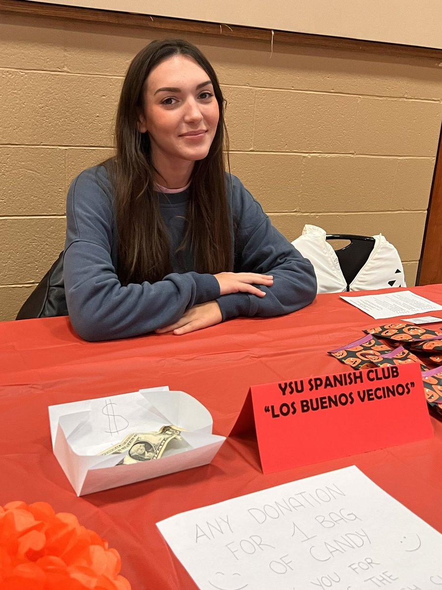 ClubGuins's tweet photo. Everyone meet the president of the Spanish Club, Maya Errani! ❤️ 

Revisit our page today for a clip of an interview we did with Maya!! https://t.co/MyEDBhncSU